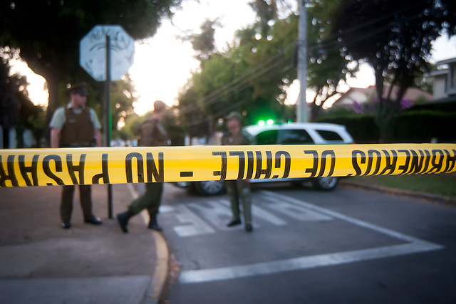 Carabinero se mantiene en estado grave tras sufrir asalto en Santiago