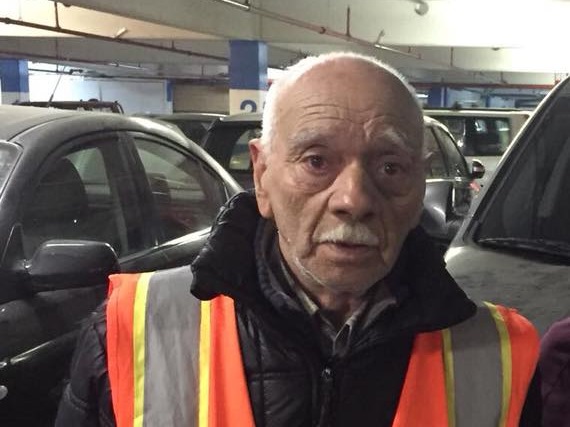 Mujer perdió billetera con 455 mil pesos en Maipú y un cuidador de autos se la devolvió