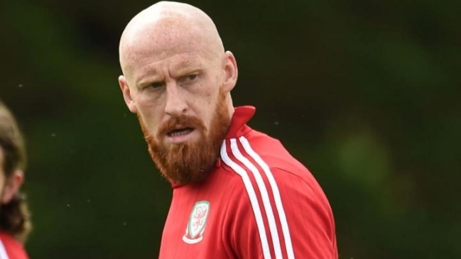 El defensa James Collins anunció su retiro de la selección de Gales