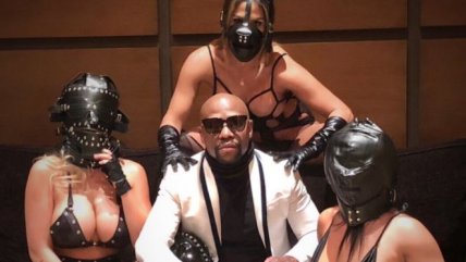   Floyd Mayweather compartió con tres mujeres sadomasoquistas 