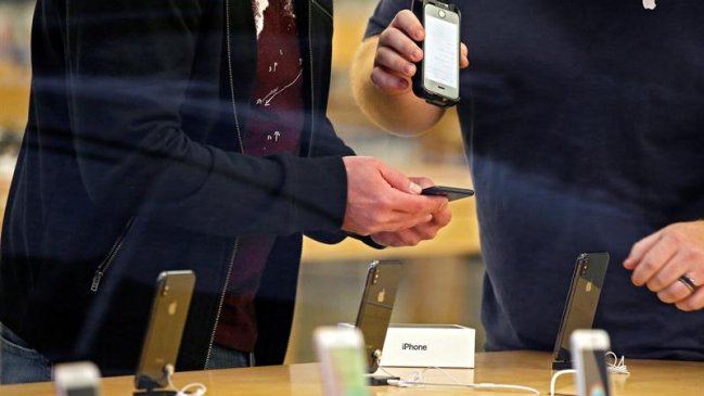 Roban camión cargado con 300 iPhone X que eran trasladados a tienda de Apple