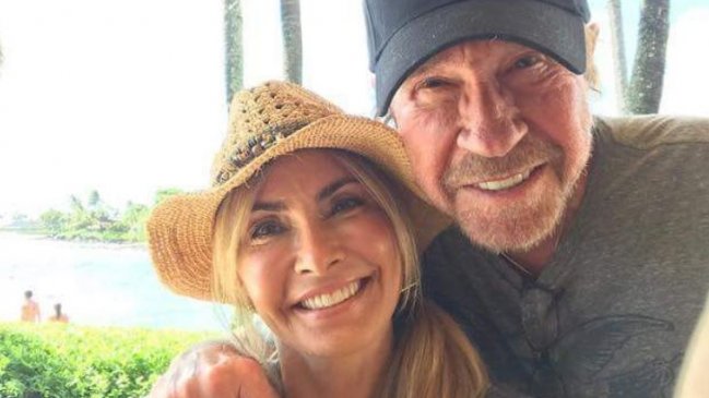 Chuck Norris demandó a empresas farmacéuticas por envenenar a su esposa