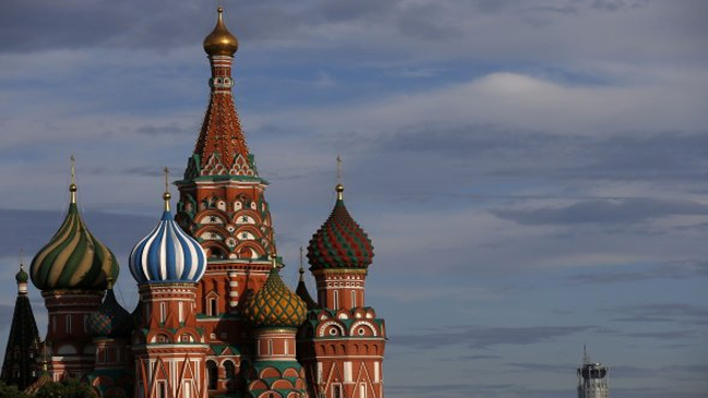 Moscú: Miles de personas evacuadas de malls, hoteles y teatros por 