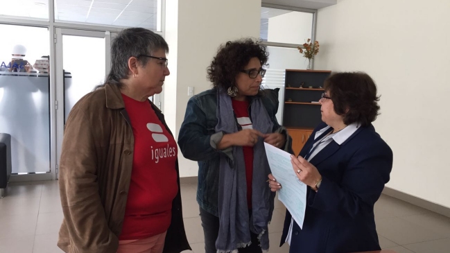 Corte admitió recurso de protección de madres lesbianas que buscan inscribir a su hijo