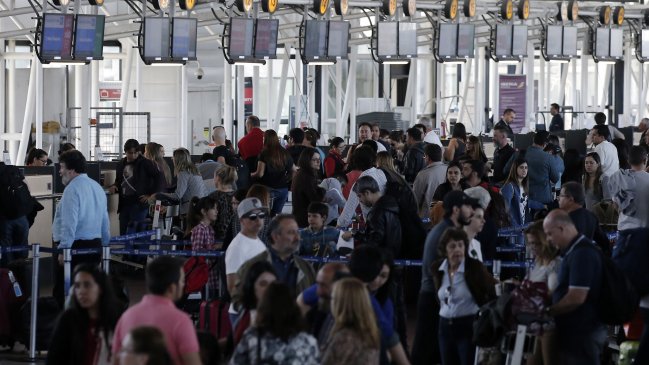 Llaman a denunciar ante el Sernac demoras de vuelos provocadas por la niebla en Concepción