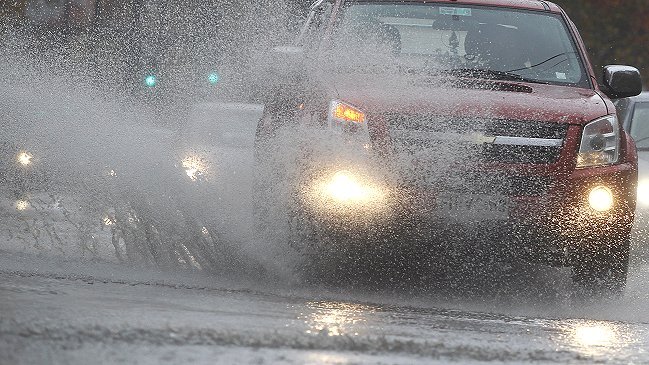 Meteorología prevé lluvia para esta tarde y noche en Santiago