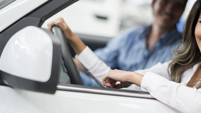 Manual de conducción para mujeres en Shanghai: Ni perfume ni pelo suelto