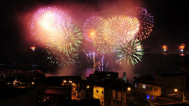 Hombre murió luego que fuegos artificiales estallaran 200 veces en su casa
