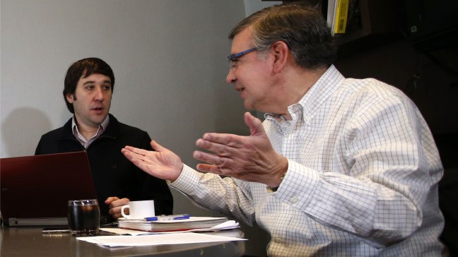 Joaquín Lavín pidió vacaciones para unirse a campaña de Guillermo Ramírez