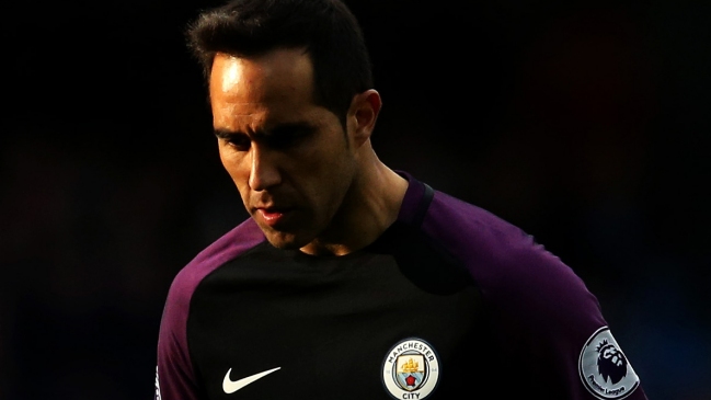 Periodistas ingleses nuevamente cargaron contra Claudio Bravo