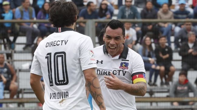 Colo Colo puso en oferta camisetas de Esteban Paredes y Jorge Valdivia