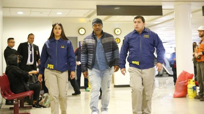 Académico: Ley otorga a PDI decisión de impedir ingreso a extranjeros