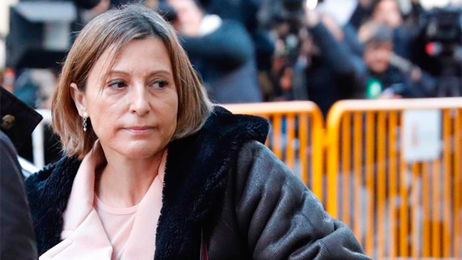 Presidenta del Parlamento catalán quedó en libertad tras pagar millonaria fianza