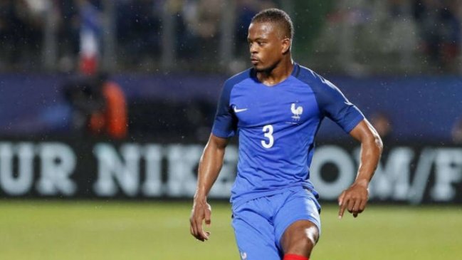 Patrice Evra fue castigado hasta junio de 2018 por parte de la UEFA tras agredir a un hincha