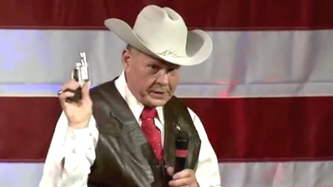 EEUU: Candidato ultraconservador es acusado de abusar a una niña de 14 años