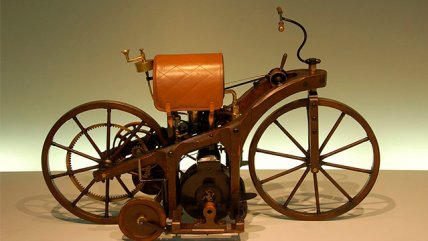   La Historia Es Nuestra: La primera motocicleta, ícono de la rebeldía, tenía 