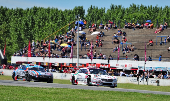 Chileno Benjamín Hites terminó 15° en fecha del Top Race argentino