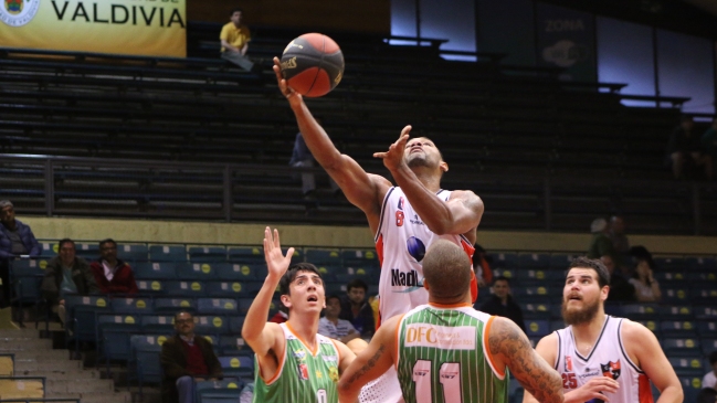 Las Animas de Valdivia venció a CD Castro y sigue intratable en la Liga Nacional de Baloncesto