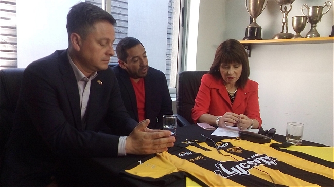 Autoridades permitieron aforo de seis mil personas para duelo de Fernández Vial y Brujas de Salamanca