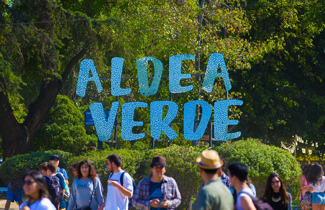 Lollapalooza Chile: Abren postulaciones para participar en la octava versión de la Aldea Verde