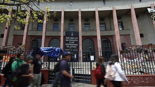 Toma en la Facultad de Derecho de la Universidad de Chile duró un mes