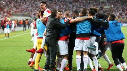   Christian Ramos desató la euforia en Lima al aumentar ventaja de Perú sobre Nueva Zelanda 