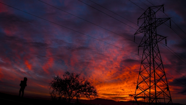 Estudio advierte: Cuentas de luz subirán 12 por ciento al 2020