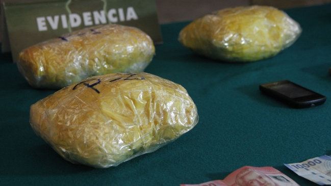 Carabineros detuvo a narcotraficante y decomisó tres kilos de drogas