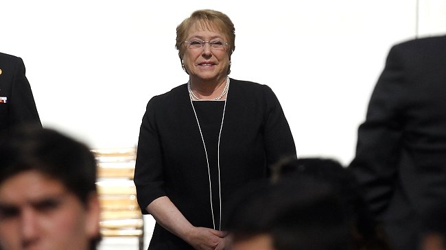 Bachelet destaca recuperación económica: 