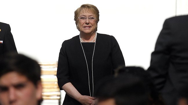 Bachelet destaca recuperación económica: 