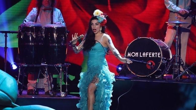 Andrés Calamaro compartió con Mon Laferte en los Grammy Latino