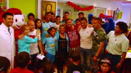 Jugadores de Universidad de Chile visitaron el instituto Teletón de Santiago