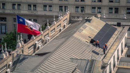   Presidenta Bachelet inauguró paneles solares en techos de La Moneda 