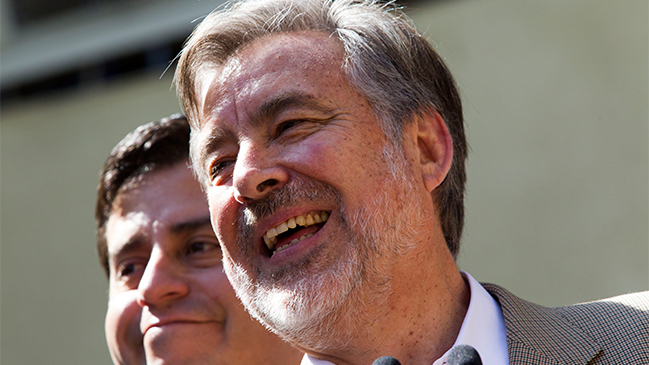 Guillier agradeció apoyo de la DC e hizo llamado a electores de Goic