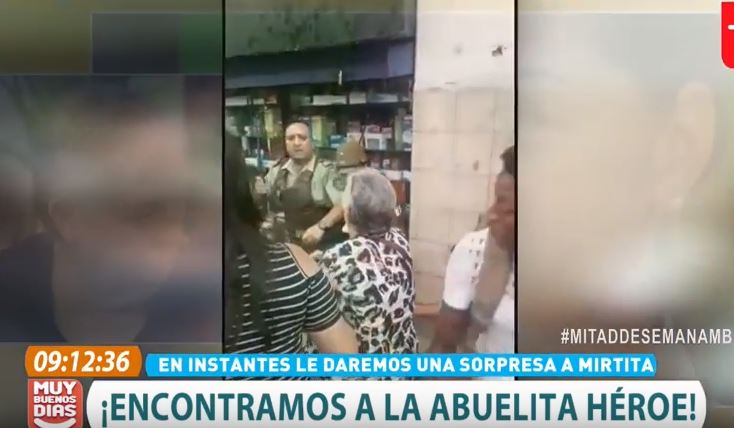 El reencuentro de la abuelita con los carabineros a los que defendió de paliza