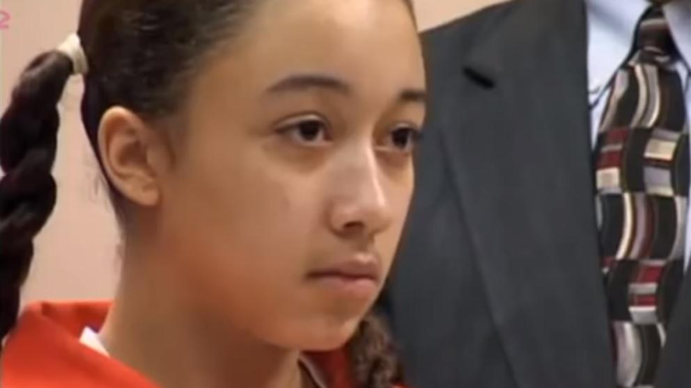 Mujer que a los 16 años mató a su violador conmueve a celebridades