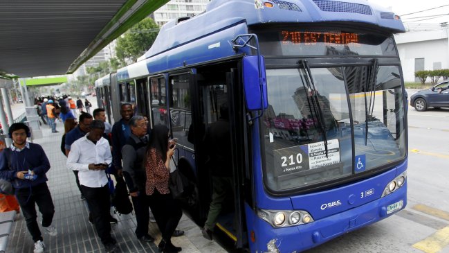 Pasajera denunció presencia de garrapatas en micro del Transantiago