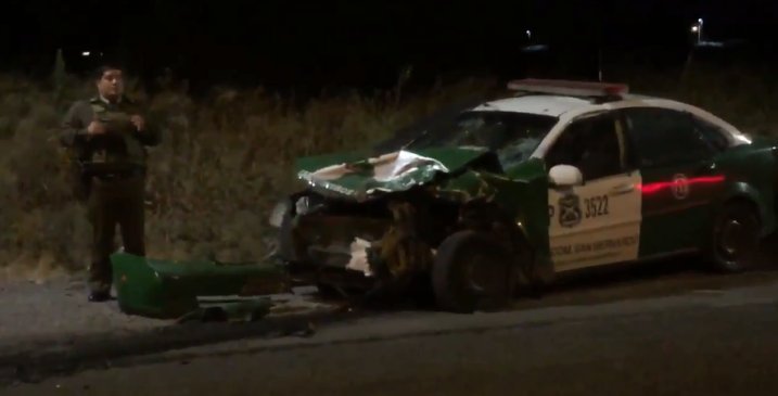 Dos carabineros heridos tras ser colisionados por vehículo particular en San Bernardo