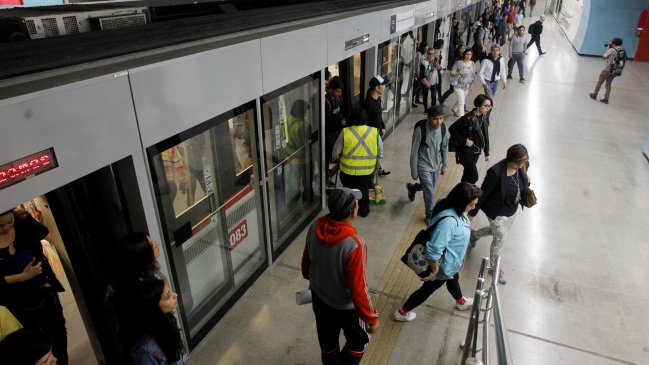 Revisa el estado del tránsito, el Metro y Transantiago
