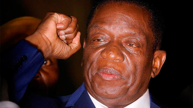  Mnangagwa jura como presidente provisional de Zimbabue  