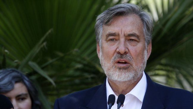 Alejandro Guillier entregó detalles de su propuesta sobre el CAE