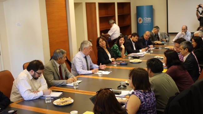 Gobierno y sector público no logran acuerdo en reunión por reajuste