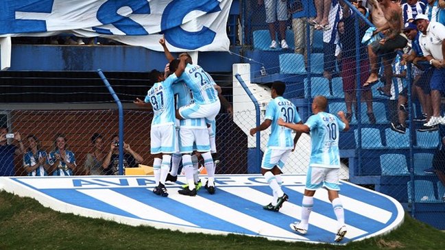 Atlético Paranaense de Esteban Pavez se inclinó ante un Avaí que lucha por evitar el descenso