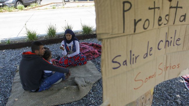Gobierno iniciará mesa de diálogo con refugiados sirios tras protesta