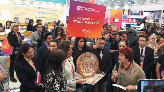 Chile se impone en la Feria del Libro de México gracias a Violeta Parra