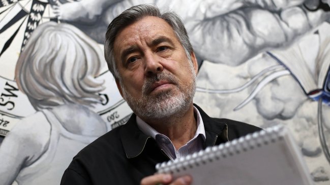 Guillier descartó que propuesta de condonar el CAE sea guiño a Frente Amplio