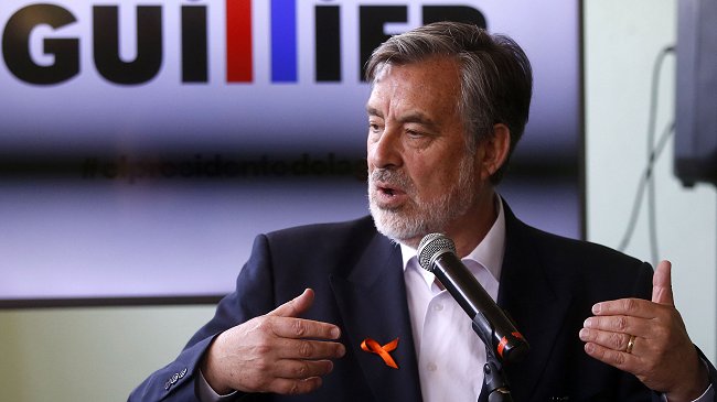 El Mercurio se disculpó con Guillier por hacer eco del falso apoyo de Maduro