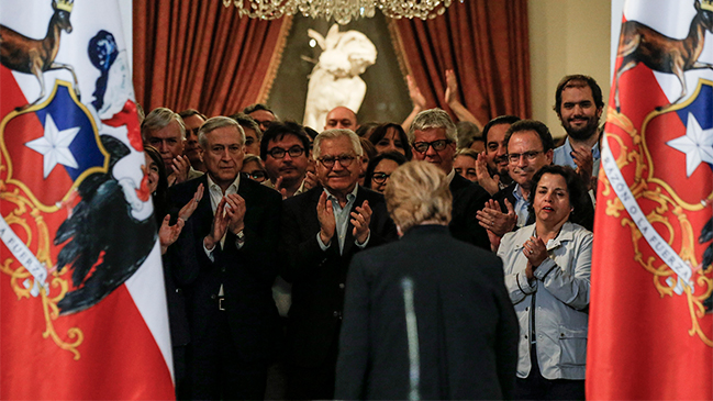 Bachelet después de La Moneda: De recetas de cocina a ofertas en Ues internacionales