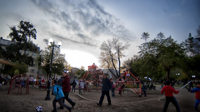 Municipio de Chillán deberá pagar $1.800.000 a menor que perdió su dedo en un carrusel