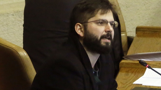 Boric: Llamamos a no votar por Piñera, depende de Guillier convocar a una mayoría